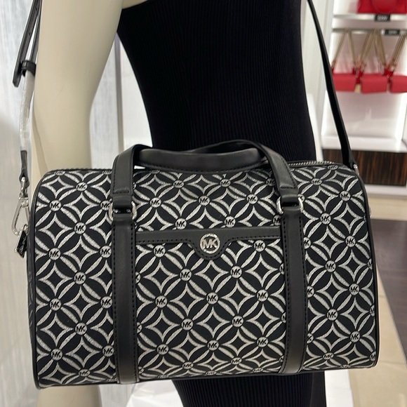 MICHAEL KORS JST TRAVEL MEDIUM DUFFLE SATCHEL SHOULDER CROSSBODY BAG MK BLK/SVR - Picture 5 of 16